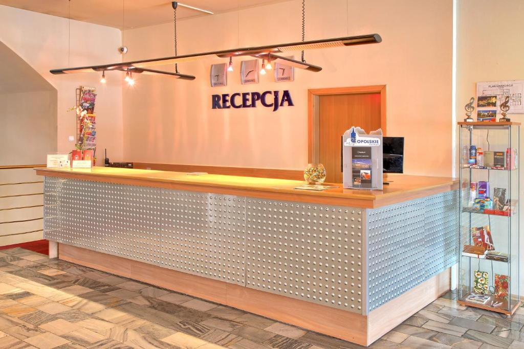 Hotel Festival Ополе Екстериор снимка